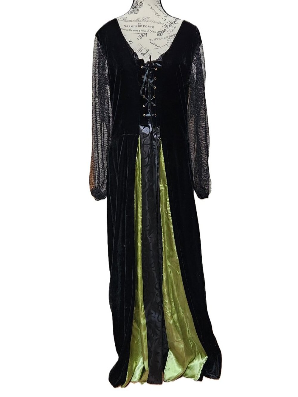 Women's Goth Maiden Witch Halloween Costume with Hat - Sz M / L - Picture 5 of 10